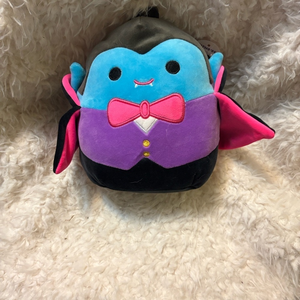 Squishmallows Vanda Vampire Bat NWT